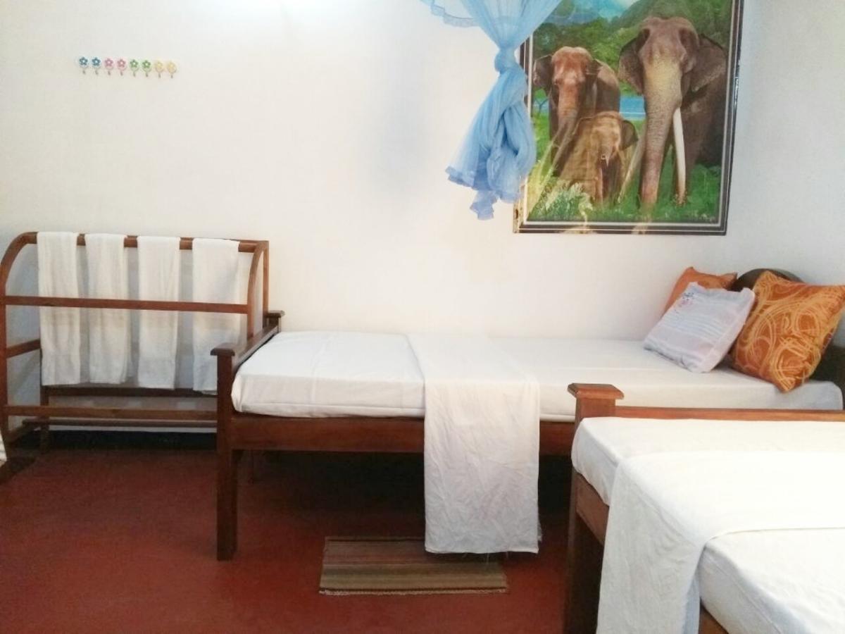 Pawansa Home Stay 哈伯勒内 外观 照片